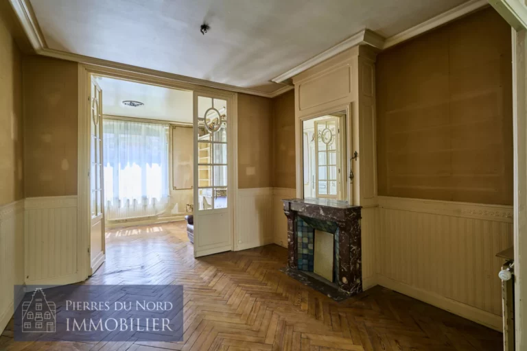LAMBERSART : COLYSEE MAISON 6 CHAMBRES JARDIN — Photo 3